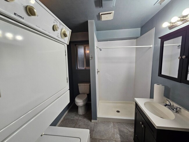 Building Photo - 2323 - Jones