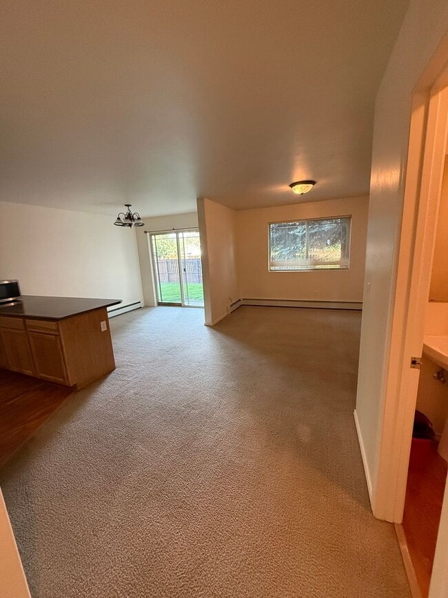 Building Photo - 3 Bedroom End Unit