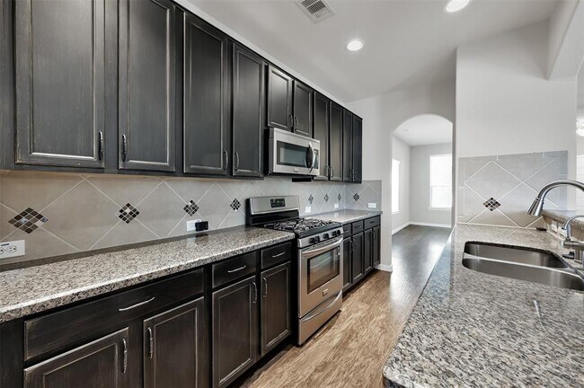 Building Photo - 946 Fife Dr