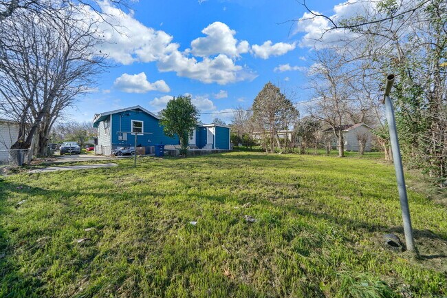 Building Photo - 151 Morningview Dr