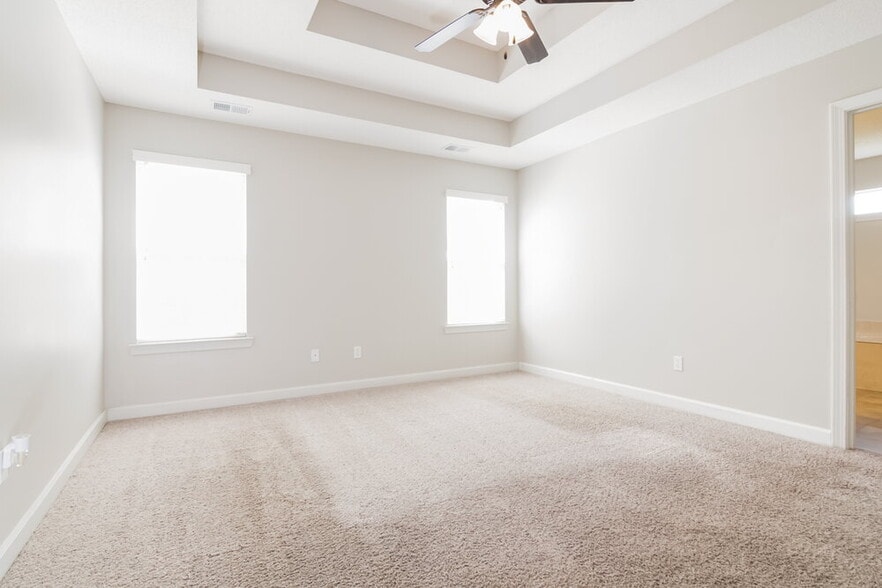 Building Photo - 2571 Blue Ridge Dr