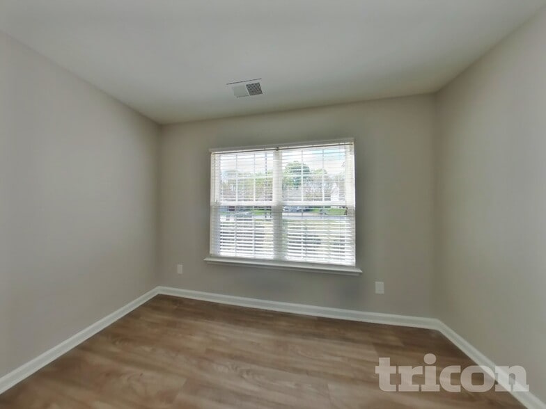 Building Photo - 11311 Breezehill Ln