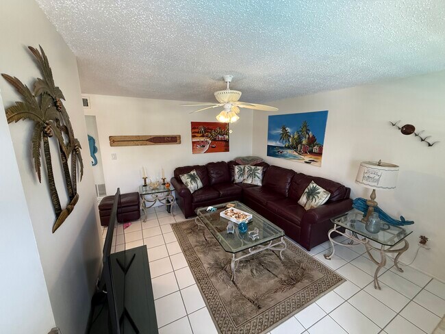 Building Photo - 701 Barcelona Ave