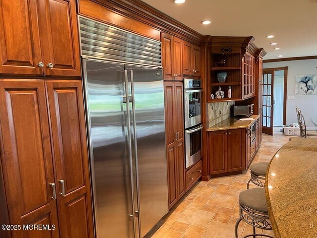 Building Photo - 111 Sheridan Ave