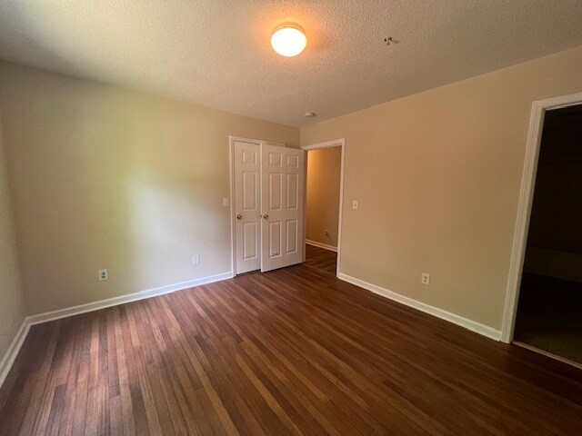 Building Photo - 903 Hanahan Ct