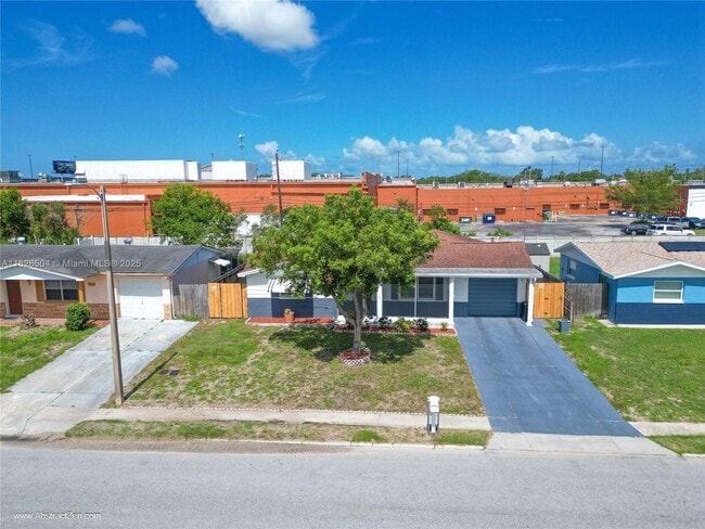 Building Photo - 3421 Cantrell
