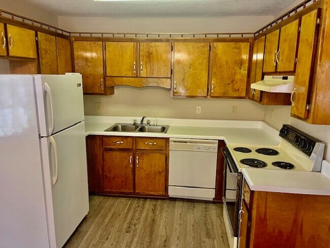 Building Photo - Stonecreek Drive #18 &amp; 20