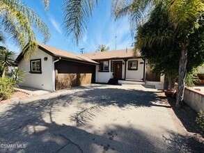 Building Photo - Welcome this single story, beautifully maintained and thoughtfully updated home South Of The Boul...