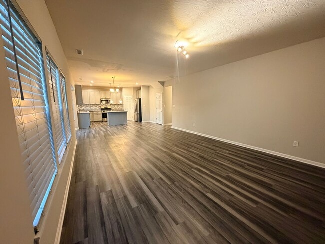 Building Photo - 1325 Horse Shoe Bnd