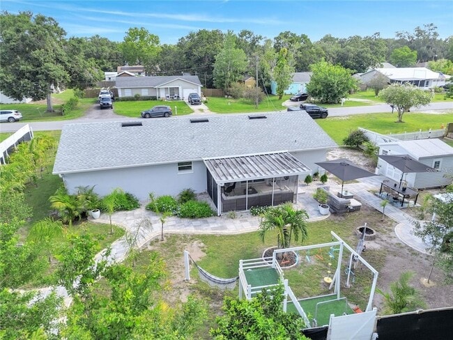 Building Photo - 4754 Lake Shore Dr