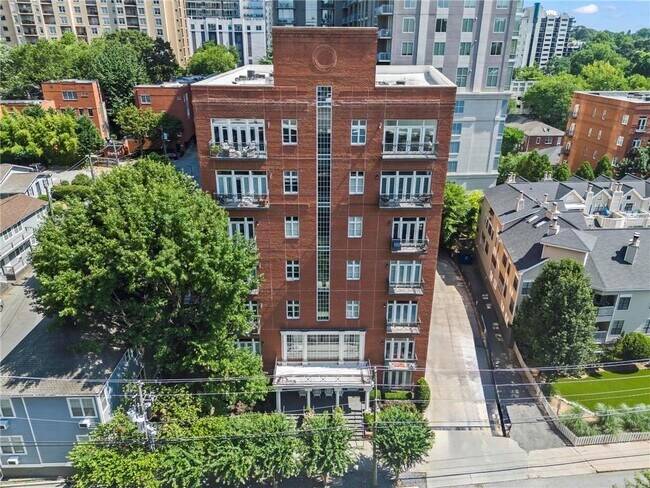 Building Photo - 206 11th St NE