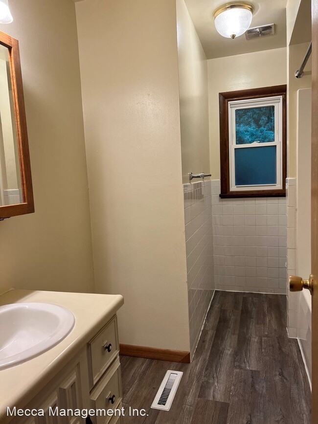 Building Photo - 3 br, 2 bath House - 221 Campbell Hill Rd.