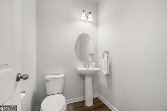 Building Photo - 925 Lakehaven Ln