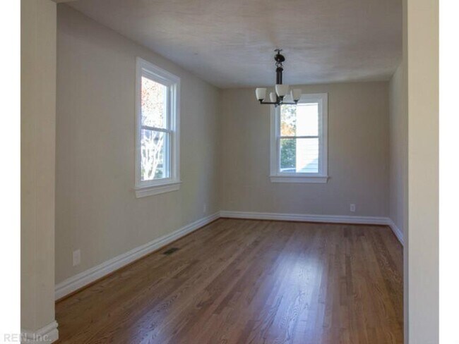 Building Photo - 4814 Killam Avenue