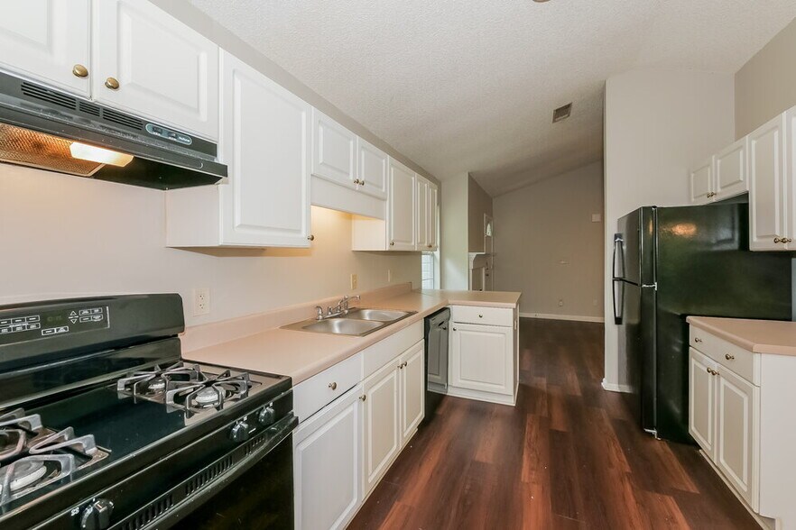 Building Photo - 218 Adam Cir
