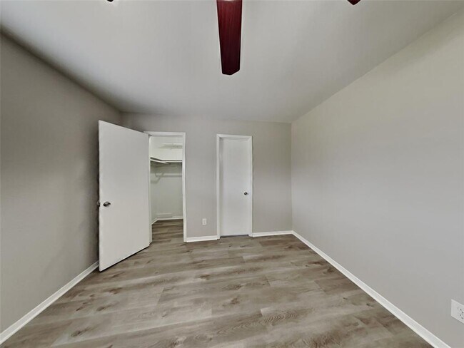 Building Photo - 9007 Gauguin Dr