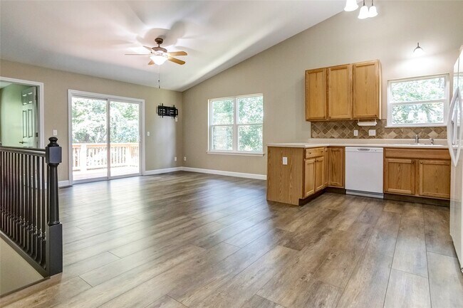 Building Photo - 129 Ft Hancock Cir