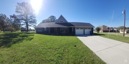 Building Photo - 127 Ross Dr