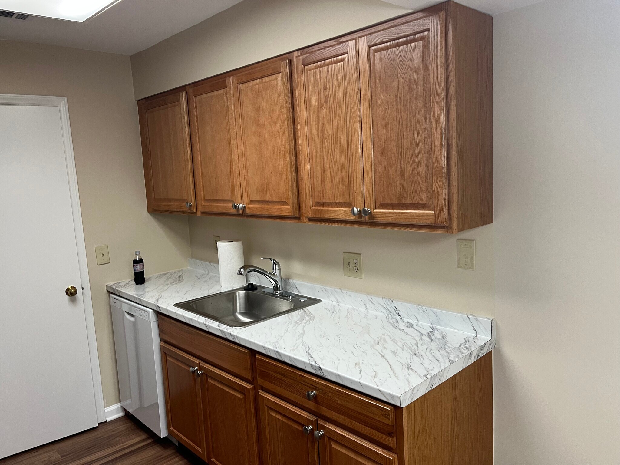Building Photo - 5701 Chapman Mill Dr