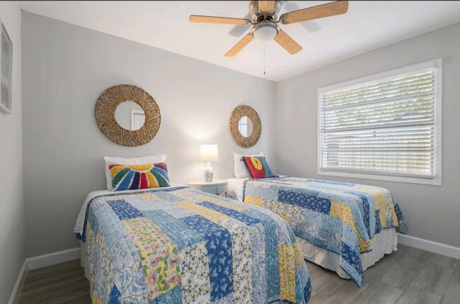 Building Photo - 1158 7th St S