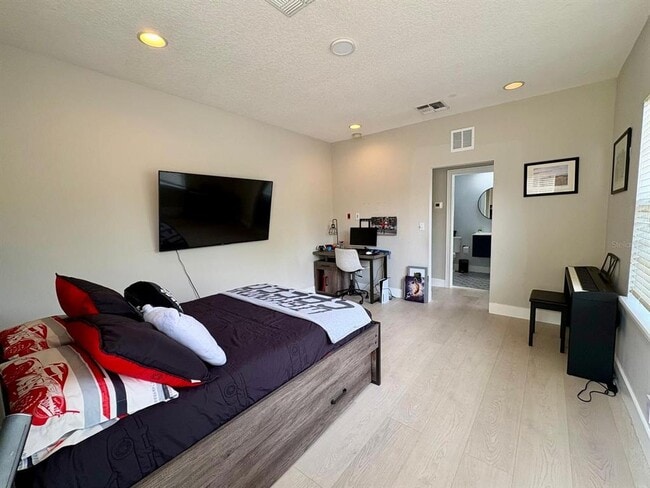 Building Photo - 11531 Claymont Cir