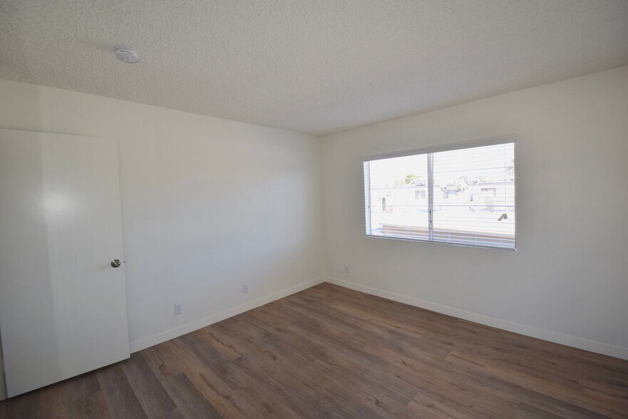 Building Photo - 21350 Parthenia St
