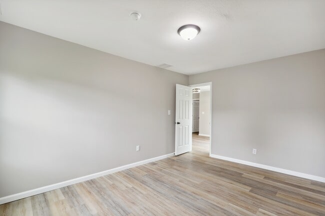 Building Photo - 714 Bethume Ct