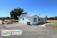 Building Photo - 21627 7 Lakes Rd