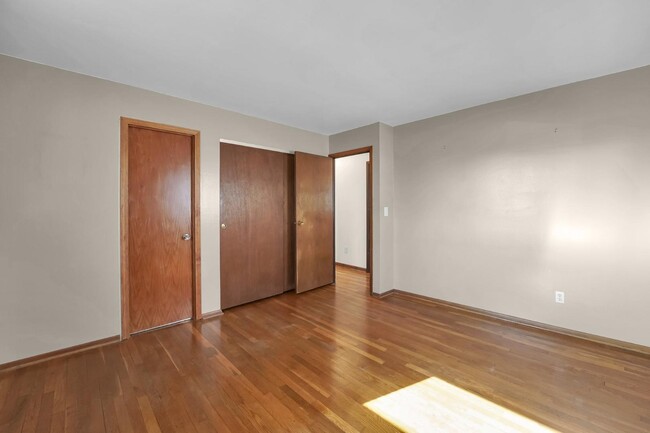 Building Photo - 1271 Thurell Rd