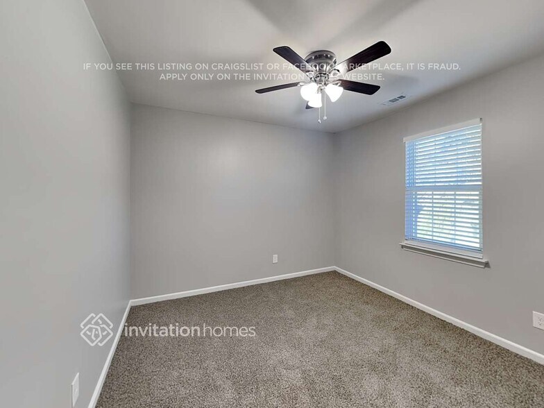 Building Photo - 161 Sweetmartha Dr