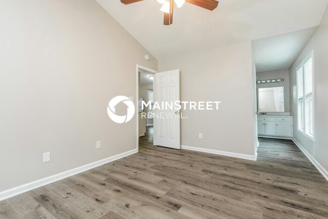 Building Photo - 3 Bedroom Pet-Friendly Home in Zebulon, NC with Main Street Renewal