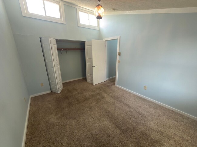 Building Photo - 7074 Hickman Cemetery Rd