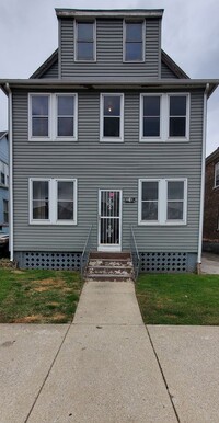 Building Photo - 2 Bedroom Apartment In East Chicago