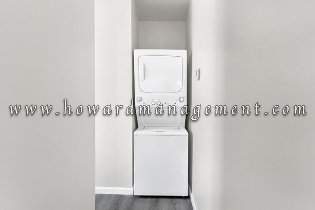 Building Photo - 1507 W 50th St