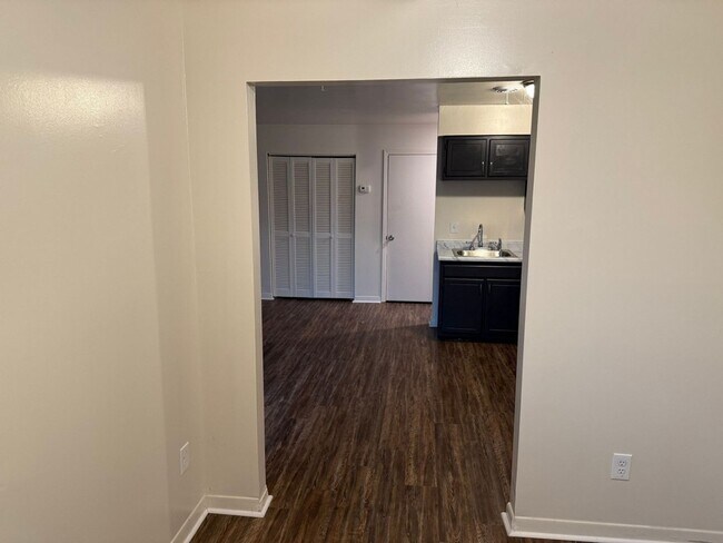 Building Photo - 2023 Belle Terra Rd