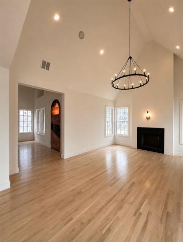 Building Photo - 5115 Vanderbilt Ave