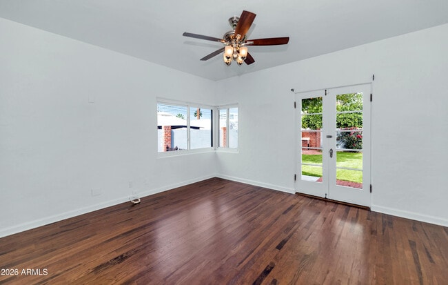 Building Photo - 114 W Windsor Ave