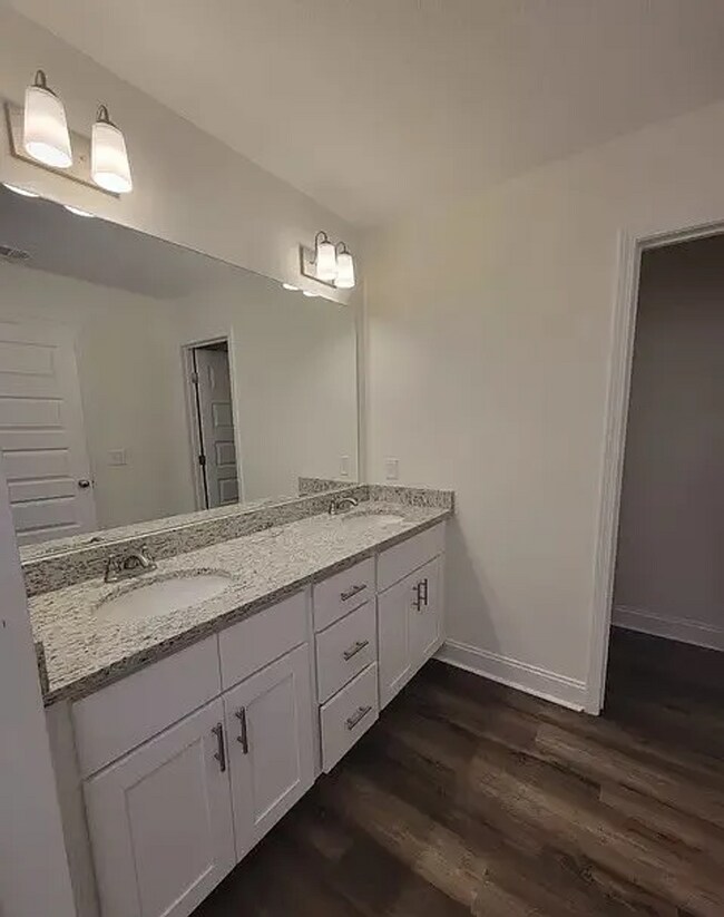 Building Photo - 109 Enclave Ct