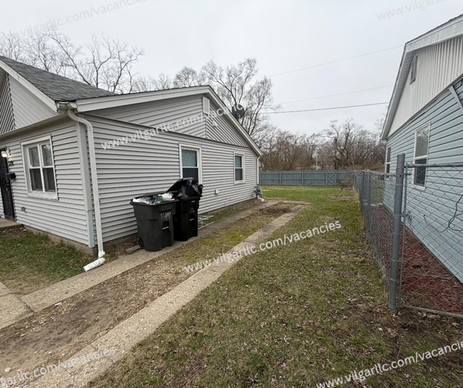 Building Photo - Newly Renovated 2-Bedroom • 1-Bathroom Home