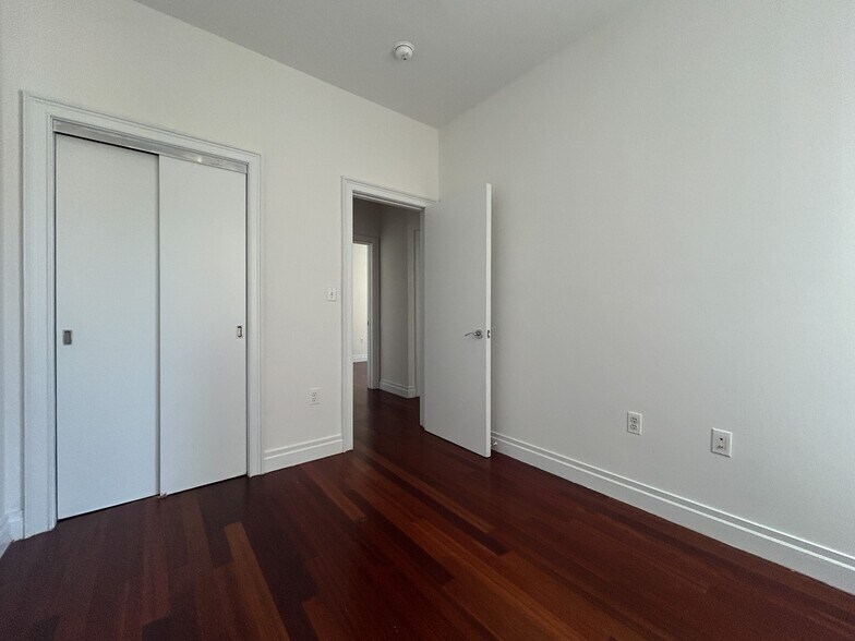 Building Photo - 611 W 137th St
