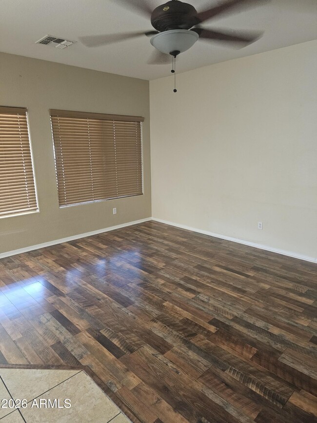 Building Photo - 44304 Vineyard St