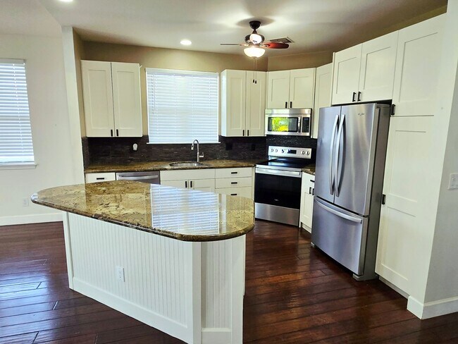 Building Photo - 206 Kuli Puu St