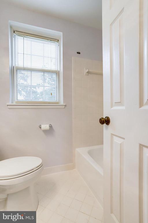 Building Photo - 2822 S Buchanan St