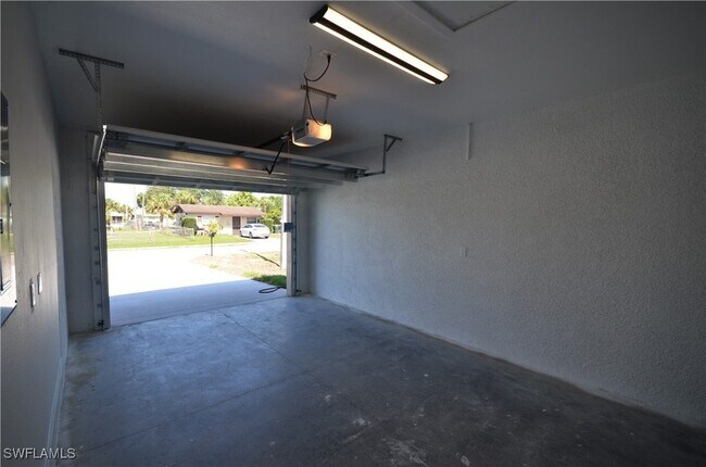 Building Photo - 2132 Barker Blvd