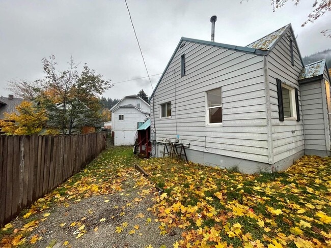 Building Photo - Cute, Centrally located House