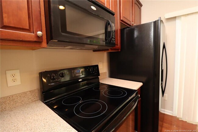Building Photo - 110 Fanwood Ct