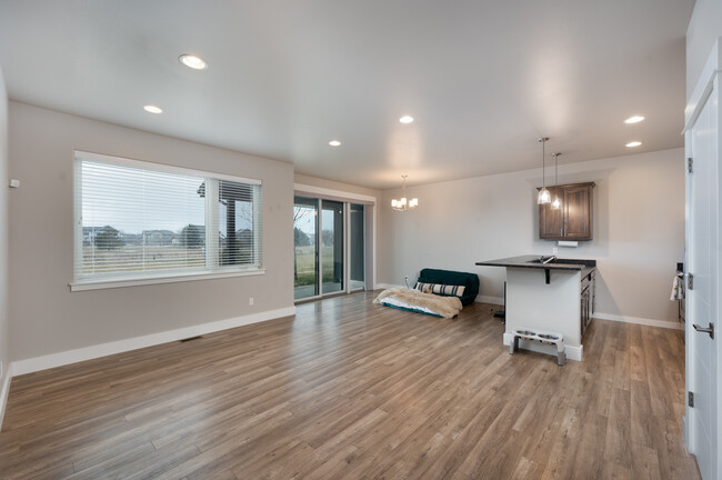 Building Photo - 3083 Warbler Way