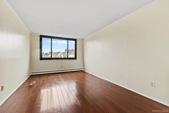 Building Photo - 25 Rockledge Ave