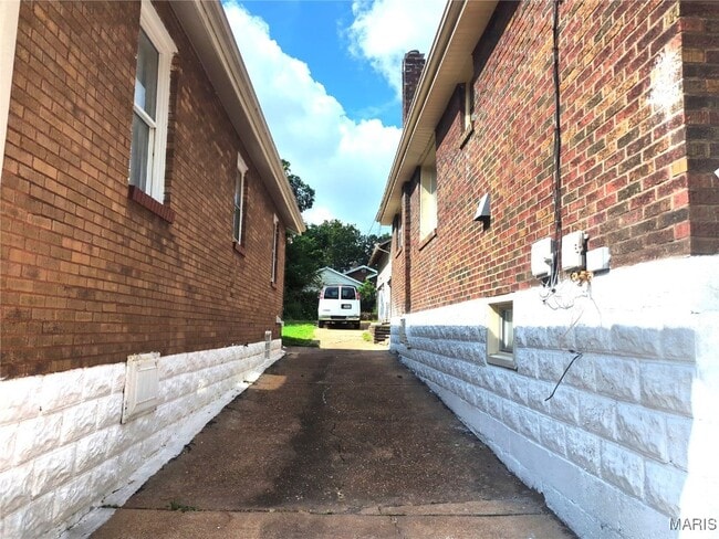 Building Photo - 7116 Edison Ave