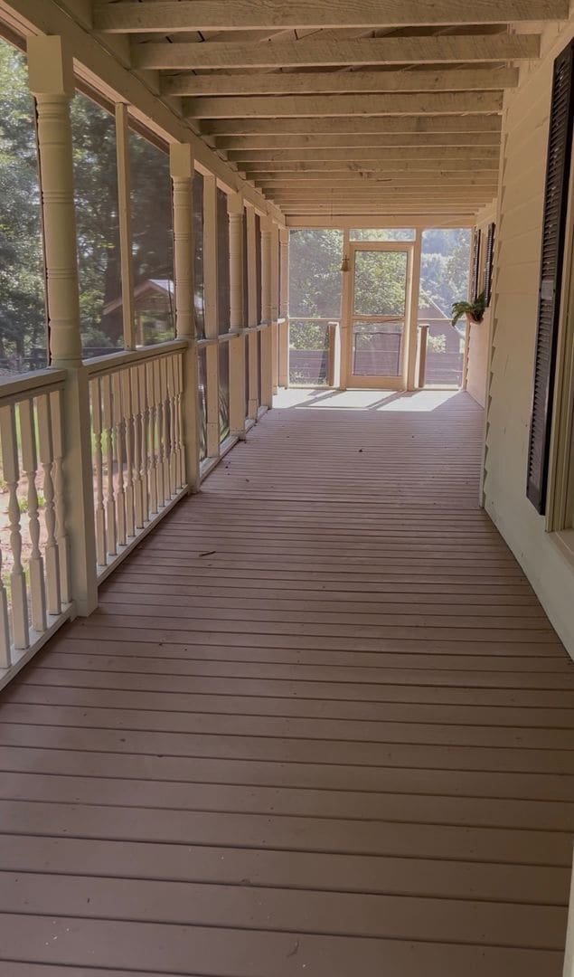Building Photo - 3639 White Sulphur Rd